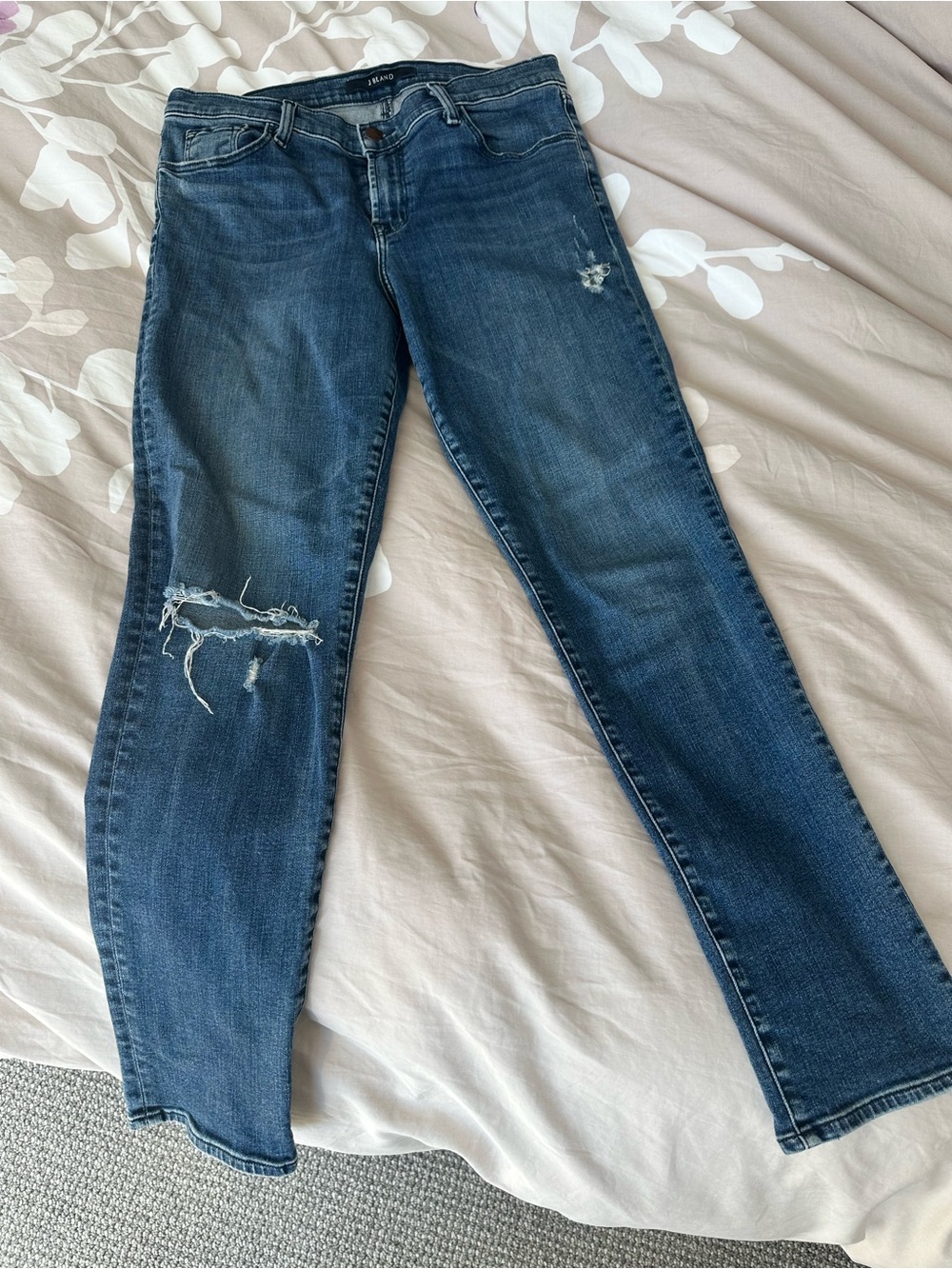 J Brand Women's Distressed Skinny Jeans - size 31